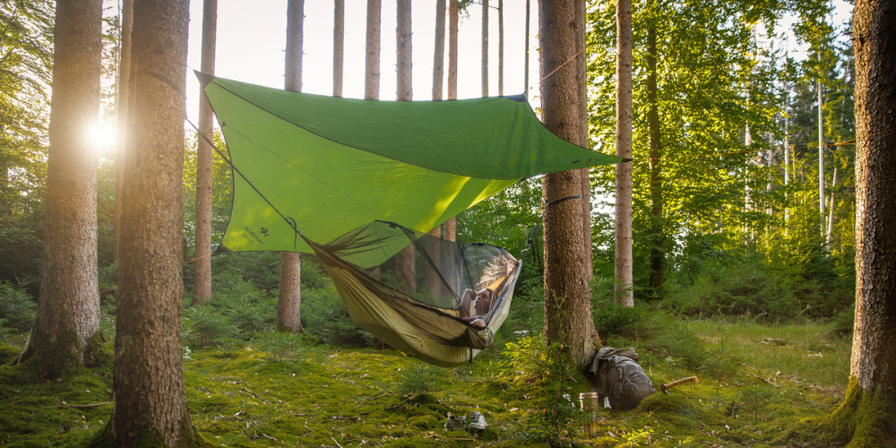 7 vs. Wild – Mit AMAZONAS Ultra-Light Hängematte und Tarp durch den Dschungel